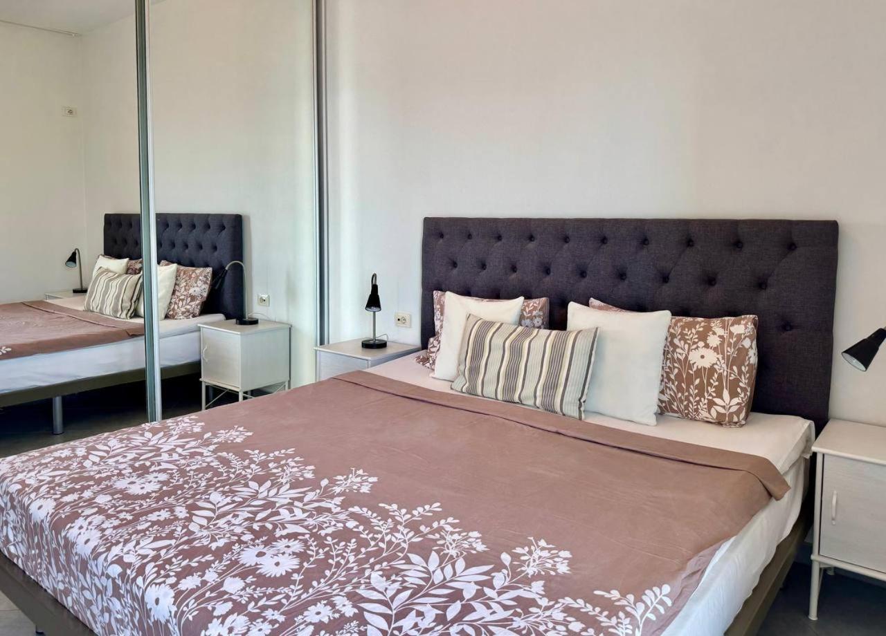 Ferienwohnung Viola Sea View Penthouse Sarandë Exterior foto