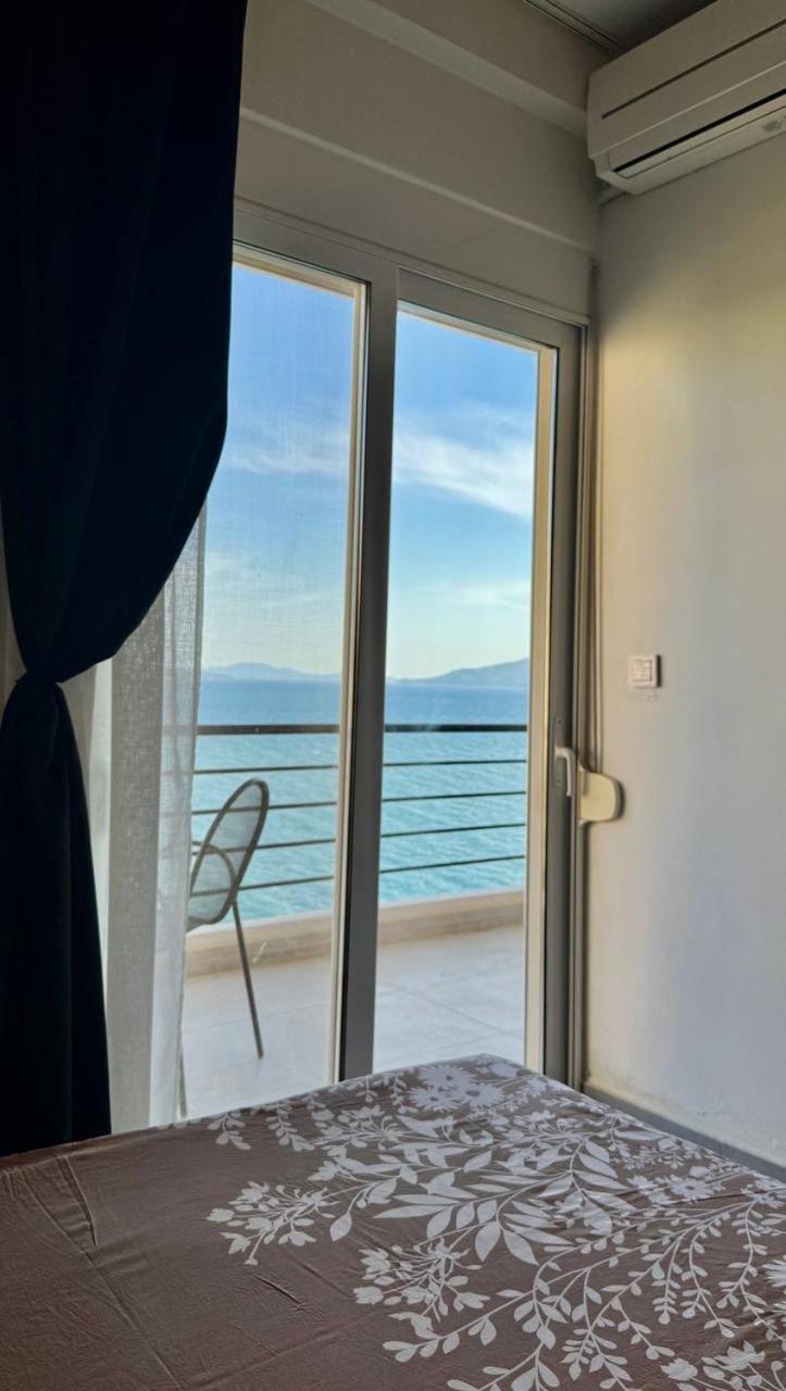 Ferienwohnung Viola Sea View Penthouse Sarandë Exterior foto