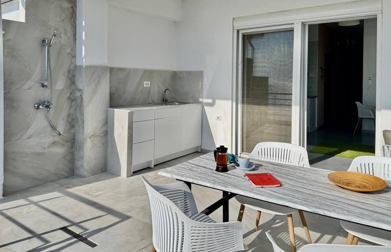 Ferienwohnung Viola Sea View Penthouse Sarandë Exterior foto