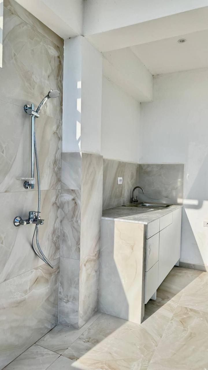 Ferienwohnung Viola Sea View Penthouse Sarandë Exterior foto